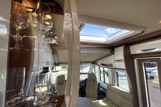 carthago-e-line-i-50-le-da-interior-glass-cabinet.jpg