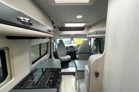 auto-sleepers-fairford-plus-interior-kitchen-to-front.jpg