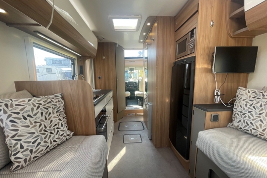 bailey-autograph-68-2-interior-to-front.jpg