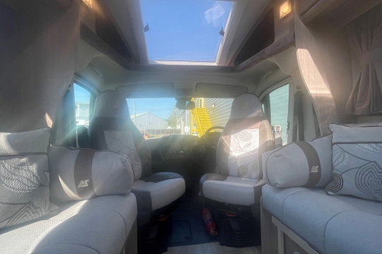 auto-sleepers-broadway-ektblp-interior-cab.jpg