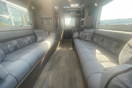 auto-sleepers-broadway-ektblp-interior-to-rear.jpg