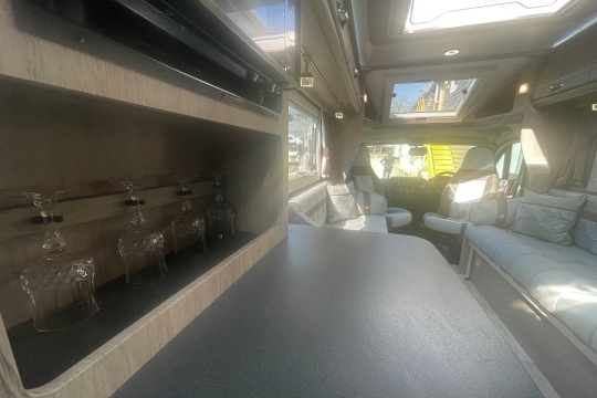 auto-sleepers-broadway-ektblp-interior-to-front.jpg