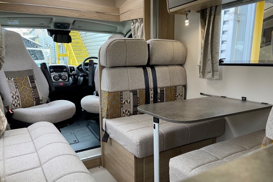 elddis-evolution-196-interior-dinette-2.jpg