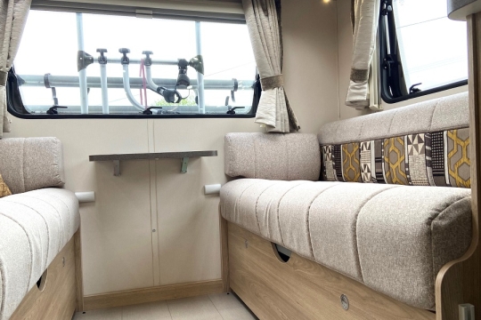 elddis-evolution-196-interior-rear-lounge.jpg