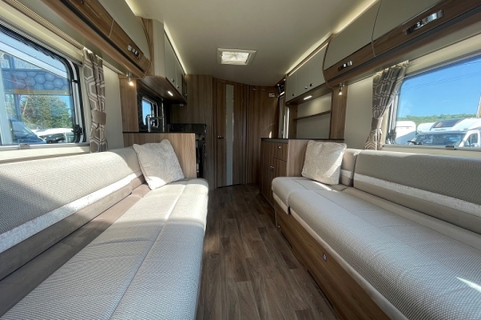 swift-bessacarr-542-interior-to-rear.jpg