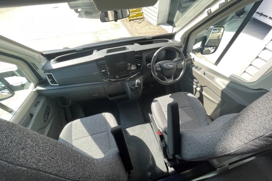 swift-voyager-505-interior-cab.jpg