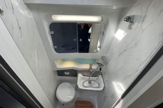 swift-voyager-494-interior-washroom.jpg