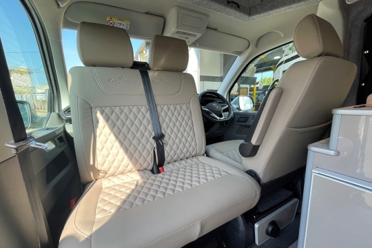 vw-camperking-le-mans-interior-cab-seats.jpg