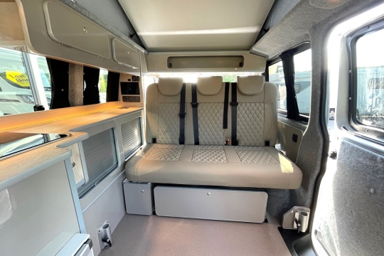 vw-camperking-le-mans-interior-rear-seats.jpg