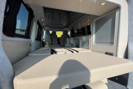 vw-camperking-le-mans-interior-bed.jpg
