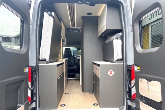 swift-trekker-s-exterior-rear-tailgate.jpg