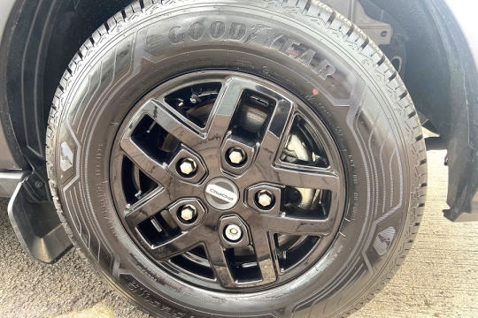 swift-trekker-s-exterior-tyre.jpg