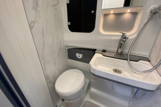 swift-trekker-s-interior-bathroom-2.jpg