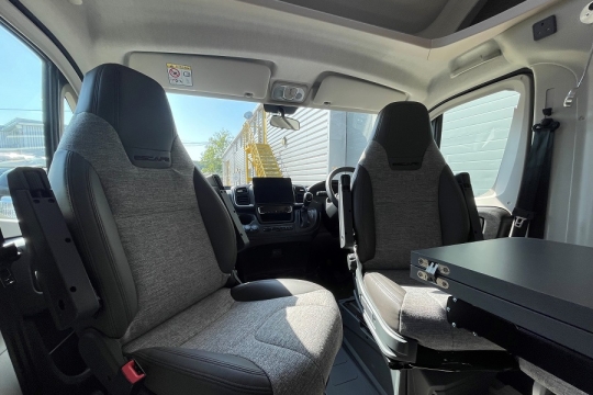 swift-escape-684-interior-cab.jpg