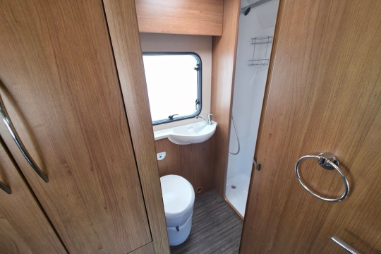Auto-Trail-Tribute-T620-Interior-Bathroom.jpg