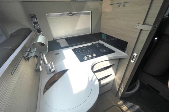 mobilvetta-k-yacht-teknoline-85-interior-kitchen-tops.jpg