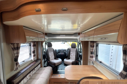 bailey-approach-compact-540-interior-front-lounge.jpg