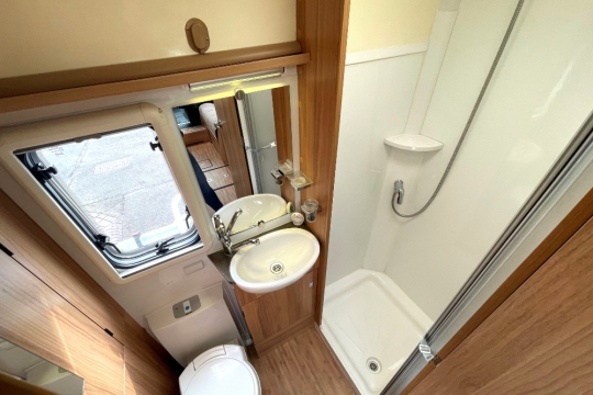 bailey-approach-compact-540-interior-bathroom.jpg