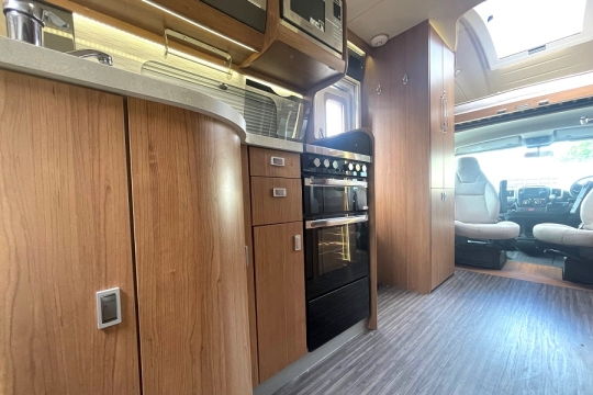 auto-trail-apache-634-interior-kitchen-low.jpg