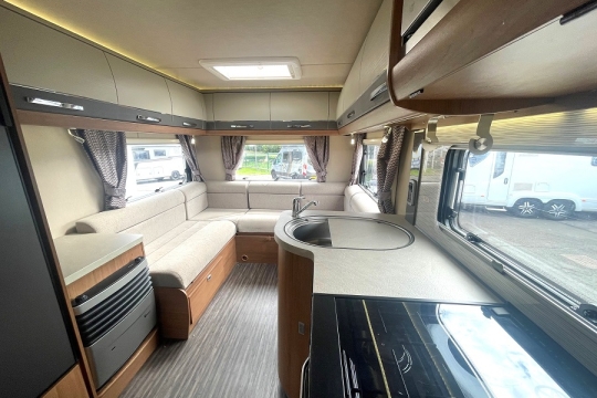 auto-trail-apache-634-interior-rear-lounge.jpg