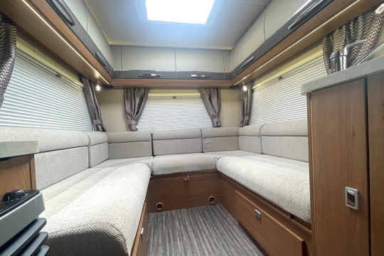 auto-trail-apache-634-interior-rear-lounge-2.jpg