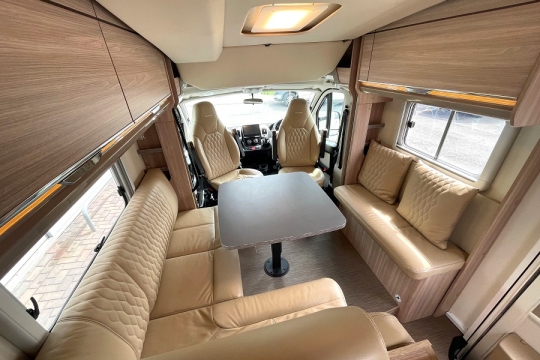 burstner-ixeo-it-680g-interior-lounge-overview.jpg