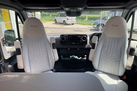 burstner-lyseo-mt660-interior-cab.jpg