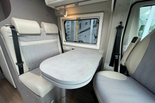 Etrusco-CV-640-SB-Interior-Table.jpg