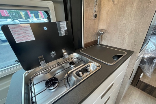 Laika-Ecovip-CV-645-Interior-Kitchen-Top.jpg