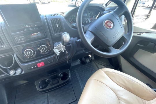 burstner-ixeo-it-734-interior-dashboard.jpg