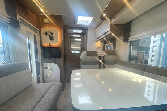Dethleffs-Trend-6767-Interior-Front-to-Back.jpg