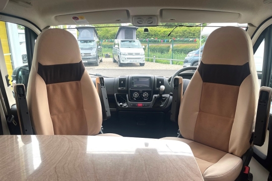 burtsner-ixeo-time-590-interior-cab.jpg