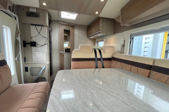 burtsner-ixeo-time-590-interior-to-rear.jpg