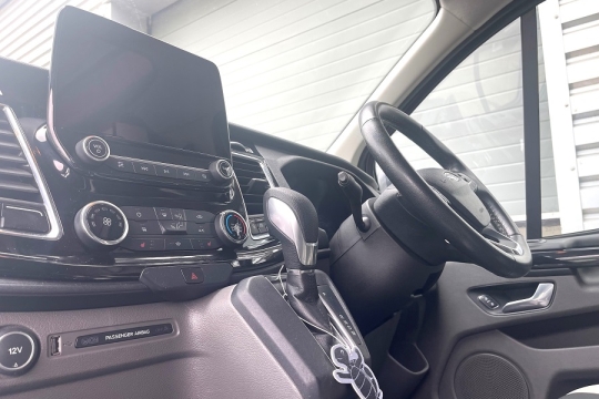 dub-hut-interior-front-dash.jpg