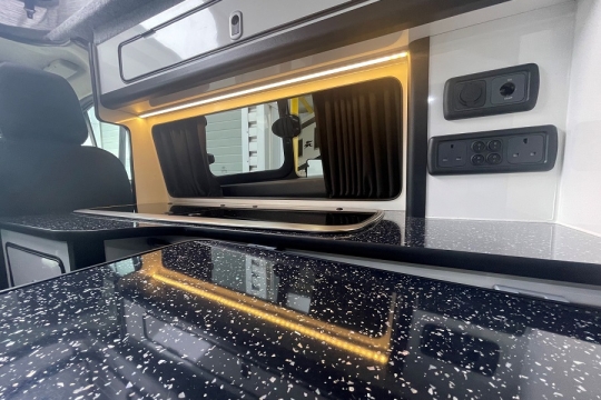 dub-hut-interior-worktop.jpg