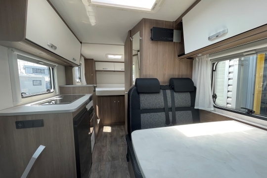 carado-v339-interior-front-to-back.jpg