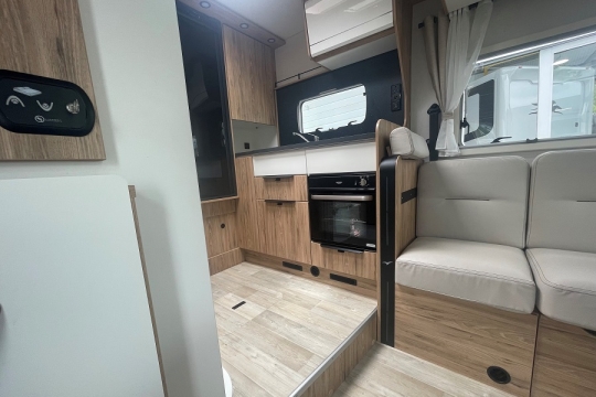 pilote-evidence-P626d-interior-kitchen.jpg
