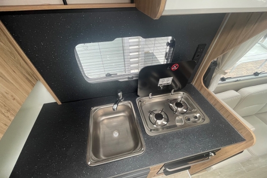 pilote-evidence-P626d-interior-kitchen-worktop.jpg
