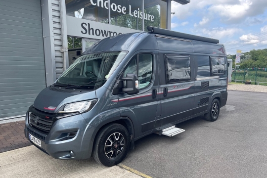 auto-trail-tribute-t670s-exterior-front-side.jpg