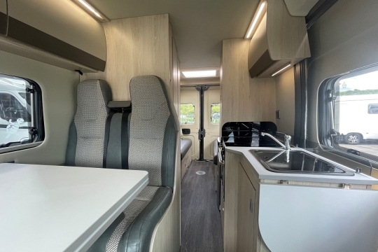 auto-trail-tribute-t670s-interior-to-rear.jpg