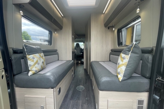 auto-trail-tribute-t670s-interior-to-front.jpg