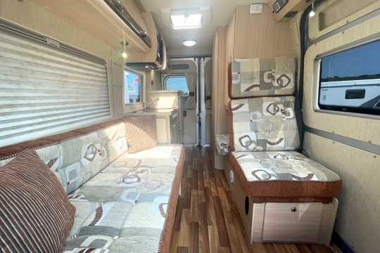 auto-sleepers-interior-to-rear.jpg