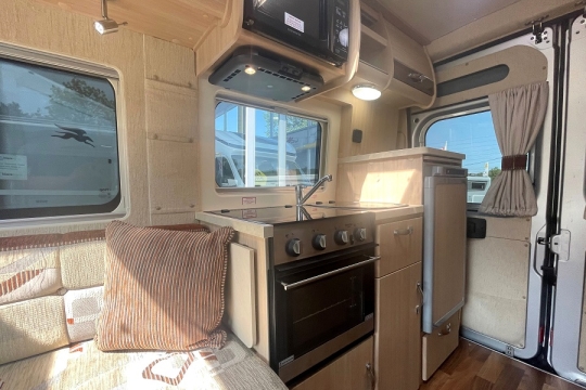 auto-sleepers-interior-rear-kitchen.jpg
