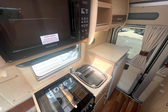 auto-sleepers-interior-kitchen-overhead.jpg