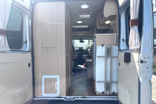 auto-sleepers-interior-rear-tailgate.jpg