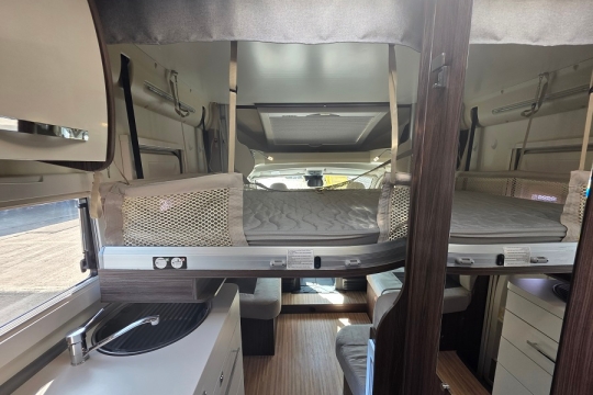 Benimar-Mileo-282-Interior-Front-Bed.jpg