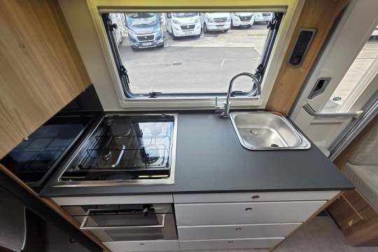 Bailey-Autograph-79-6-Interior-Kitchen-Top.jpg