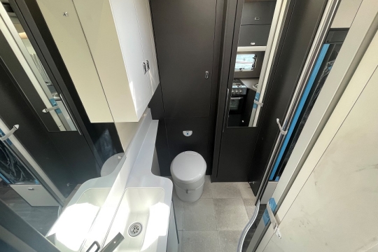 swift-voyager-510-interior-washroom.jpg
