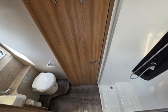 Bailey-Adamo-Interior-Bahtroom-Top.jpg