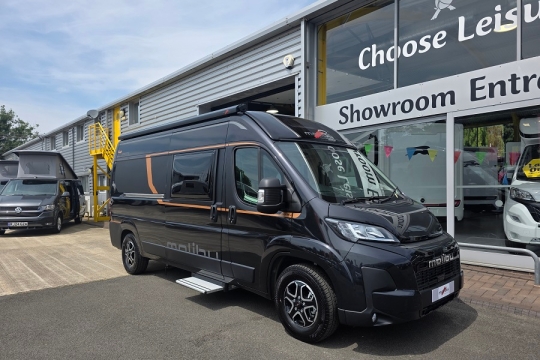 Malibu-Van-Comfort-GT-Skyview-Exterior-Front-Side.jpg
